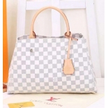 Women Luxurys Designers Bags Crossbody High Quality Handbags Womens Purses Shoulder Shopping Totes Bag (45)